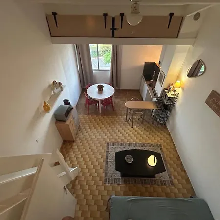 Sort Tes Tongs !! Agde