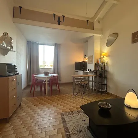 Sort Tes Tongs !! Apartmán